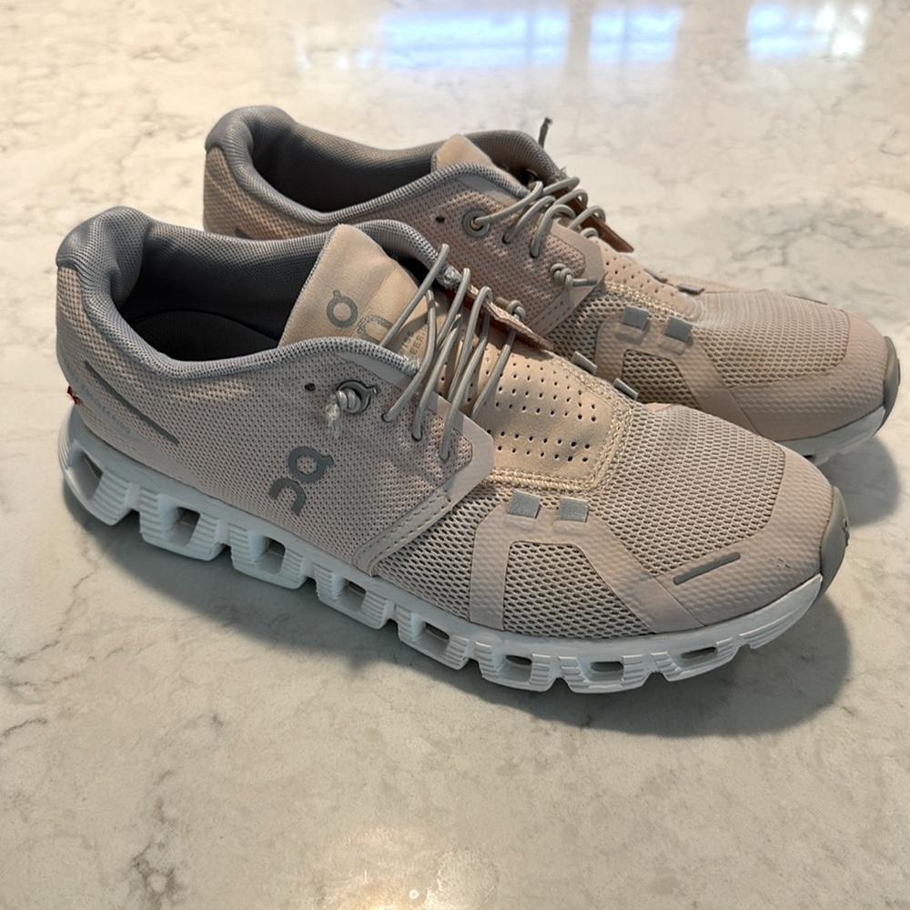 On cloud  cloud 5 shoes